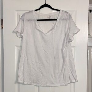 Wonderly White V-Neck Short Sleeve Tee